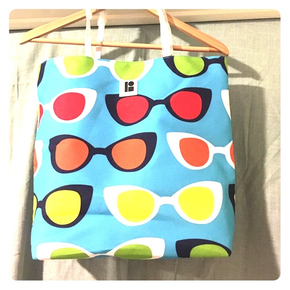 Estée Lauder Summer Tote! - Picture 1 of 4