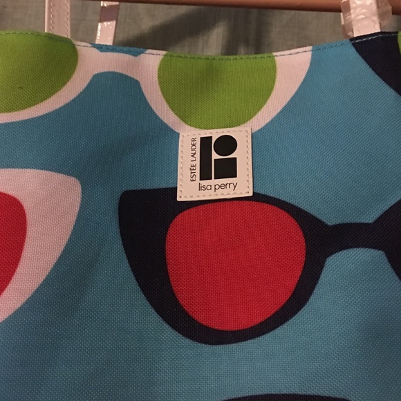 Estée Lauder Summer Tote! - Picture 2 of 4