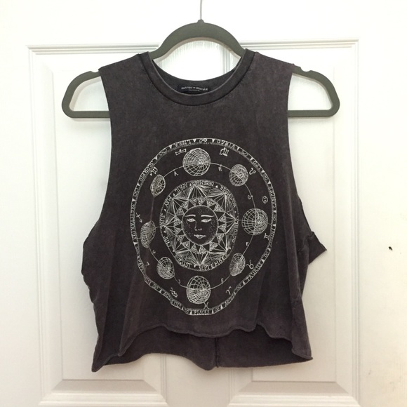 Brandy Melville semi crop top