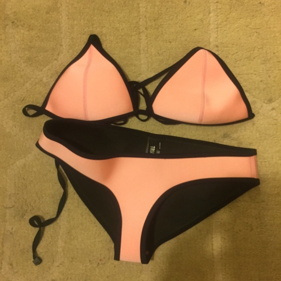 Authentic Triangl Chloe Bikini - Picture 3 of 4