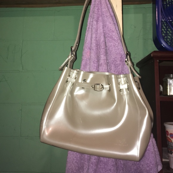 Cute gold/ cream purse.