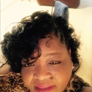 Meet your Posher, Desiree