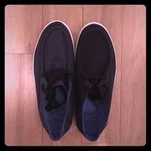 Vans navy blue shoes. Mens 9.5