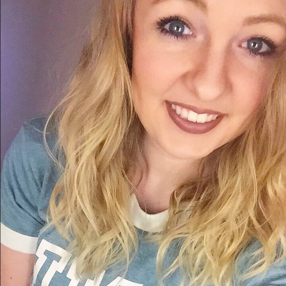 Meet your Posher, Trinity Grace - Picture 3 of 4