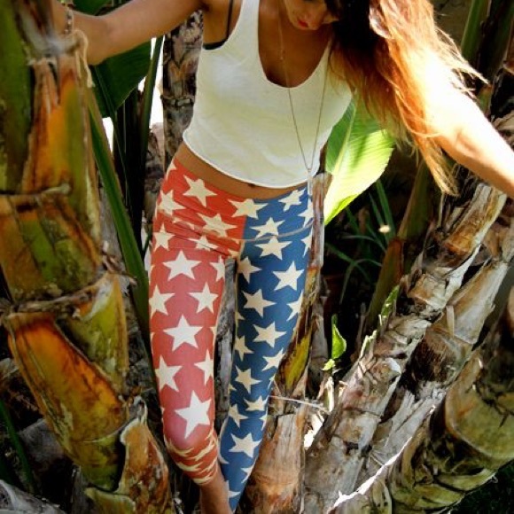 Teeki Star Power Yoga Hot Pant Leggings Size XS