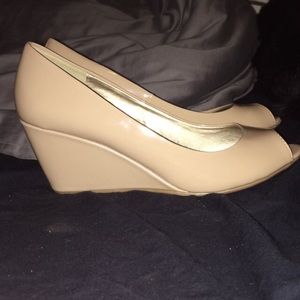 Cute Cream Open toe platforms
