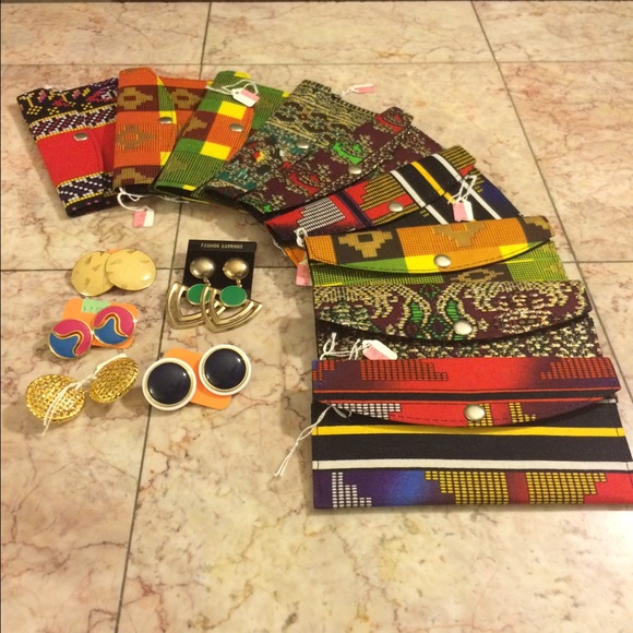 Wallets and earrings - Picture 1 of 1