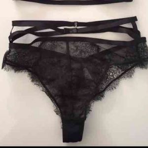 ISO VERY SEXY STRAPPY PANTY!!