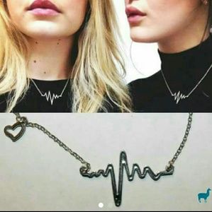 Gigi/Bella Hadid silver EKG necklace