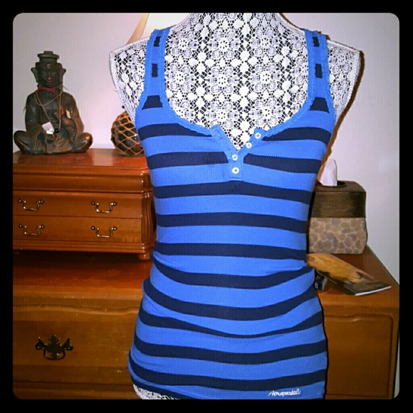 Aeropostale stretch tank.