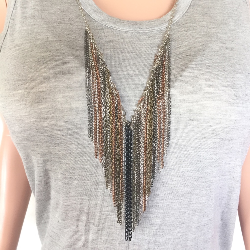 Dressy tank with removable chain - Picture 5 of 5