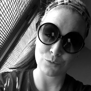 Meet your Posher, Makayla