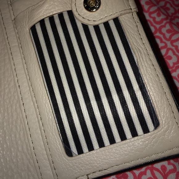 Kate Spade wallet - Picture 3 of 4