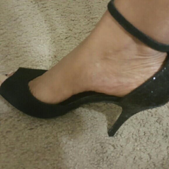 Shoes - Picture 3 of 3
