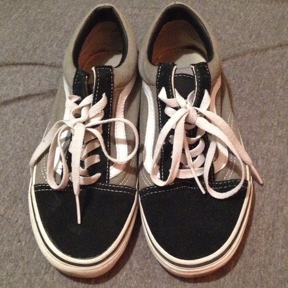 Vans Shoes - Vans old skool