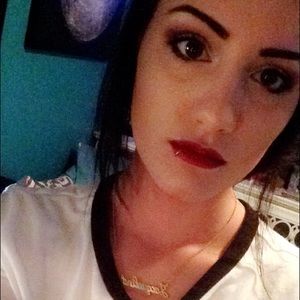 Meet your Posher, Jacqueline