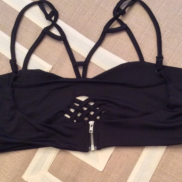 LAST🔹Strappy Crop Top🔹 - Picture 4 of 4