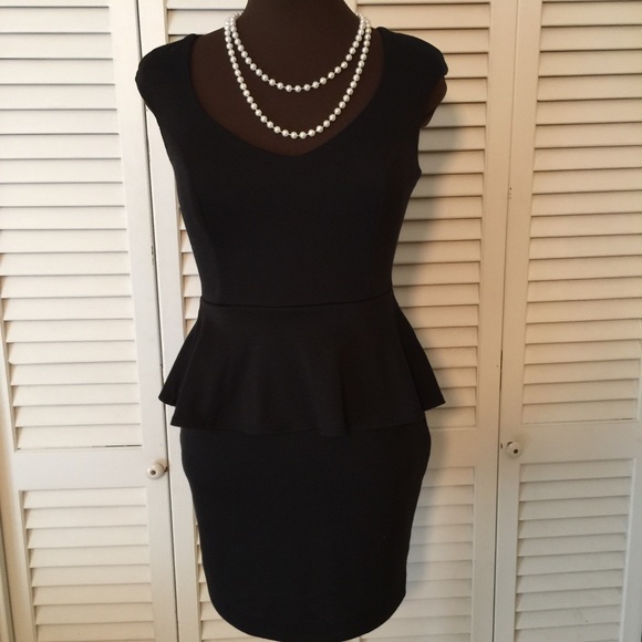 Bailey Blue Dresses & Skirts - WHAT a Stunner of a Little Black Dress! 👠