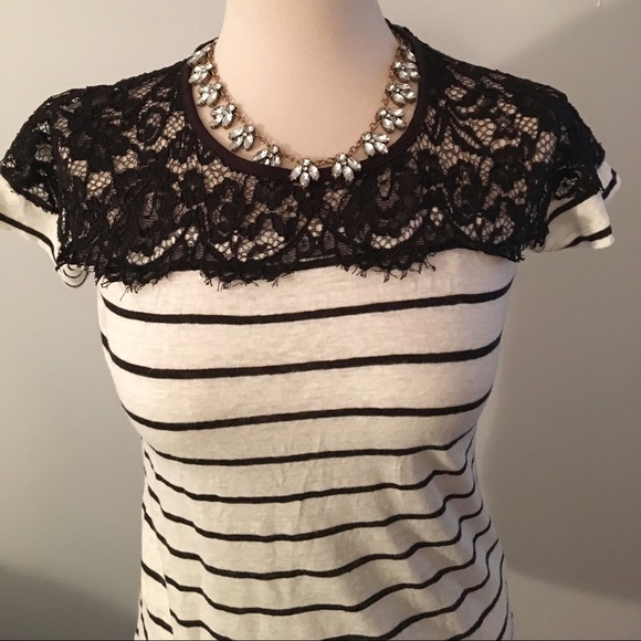 ❌❌sold❌❌Black striped lace shirt - Picture 2 of 3