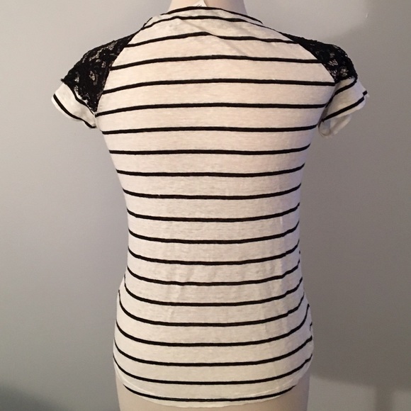 ❌❌sold❌❌Black striped lace shirt - Picture 3 of 3