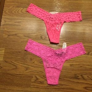 Victoria secret one size tongs