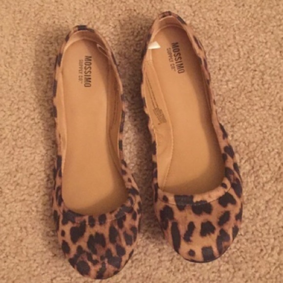 Mossimo leopard flats