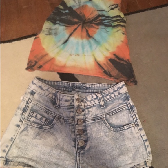 CLOSET ON HOLD TO REMOVE THINGS FROM STORAGE☀️high wasted shorts☀️