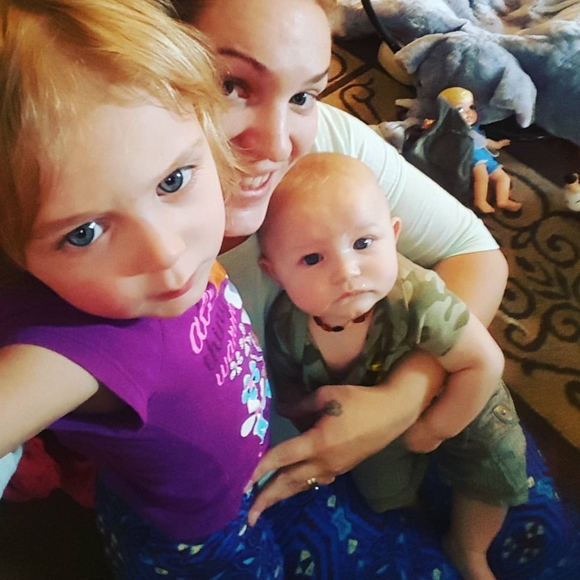 Meet your Posher, Caroline