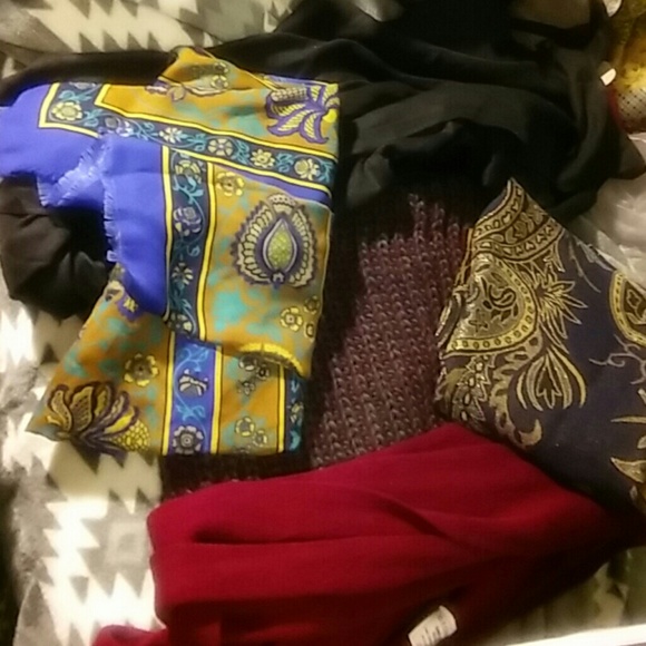 Scarf Bundle. Three Circle Scarves & Two Patterned