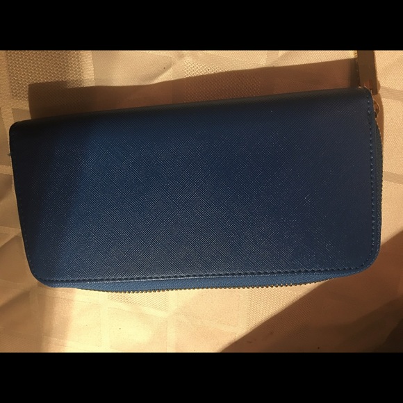 Tory Burch Saffino leather zip around wallet - Picture 3 of 4