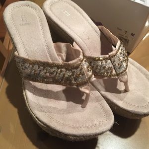 Bakers Size 7 Beige Sparkle Sandals