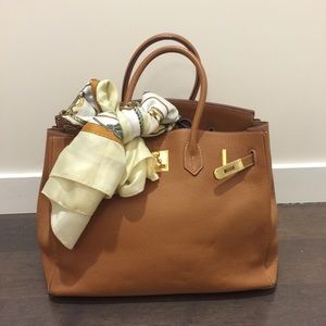 Leather tote bag