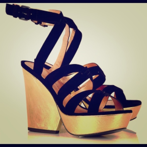 Marc Jacobs black metallic gold wedge platforms 8