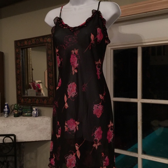 Gilligan & O'Malley Other - GILLGAN & OMALLY  BLACK RED & PINK CHEMISE