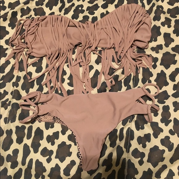 Acacia two piece in hapa.