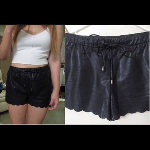 faux leather scallop cut shorts ✨