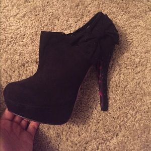 Betsey Johnson Black Spike Anke Booties