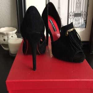 Charles Jourdan BLACK HEELS