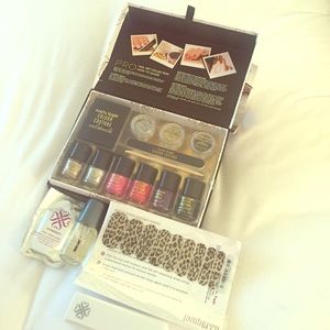 Nail Design - Colour Couture Kit and Jamberry