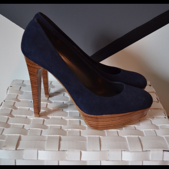 Stuart Weitzman Navy Blue Suede Heels (Size 8)