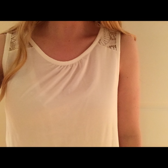 🚫 SOLD - white banana republic tank top