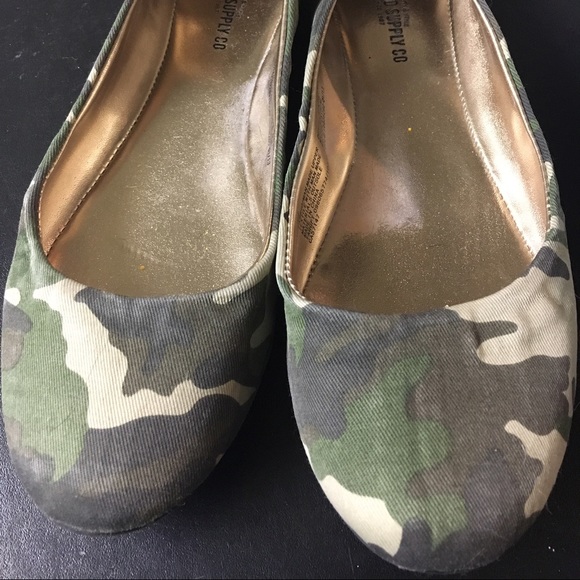 Camouflage Flats