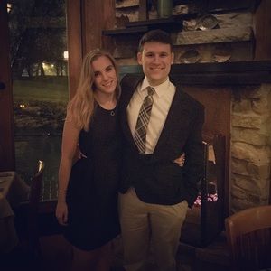 Meet your Posher, Leigh