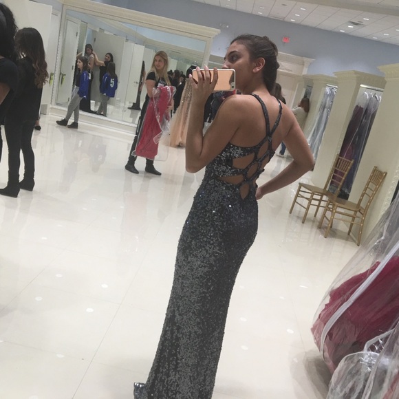 Gun Mental Sparkle Gown;NEW WITH TAG (fits size 4) - Picture 4 of 4