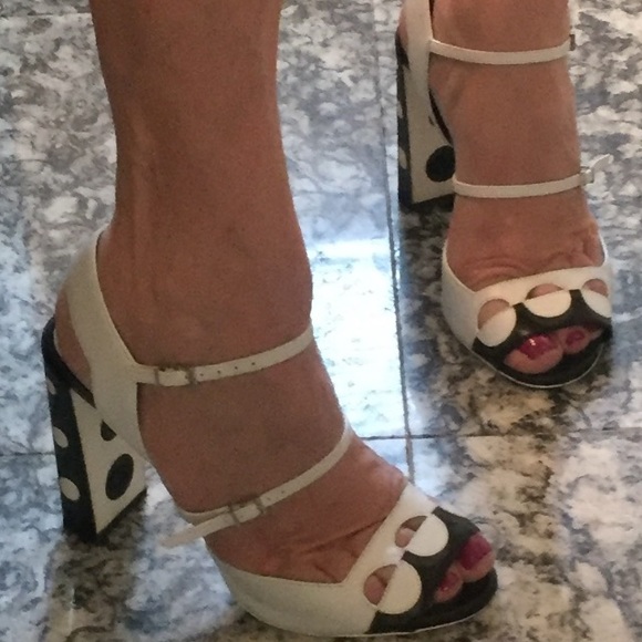 FENDI HEELS - Picture 2 of 4