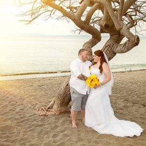 Meet your Posher, Lora