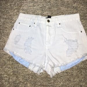 Distressed high waist shorts.