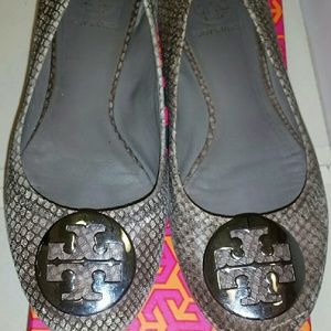 Tory Burch Reva snake print 6.5 M