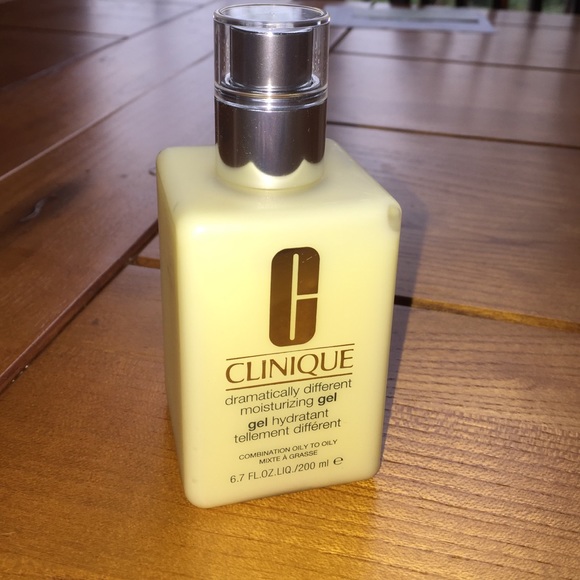 Brand new 6.7 fl.oz. Clinique moisturizing Gel