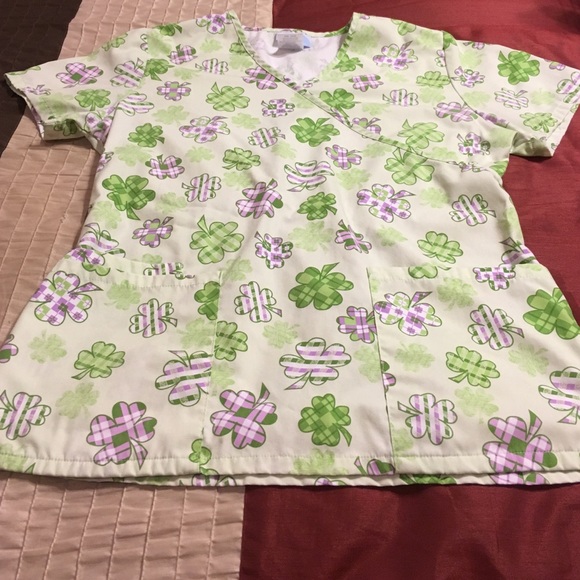 Shamrock V-Neck Scrub Top